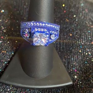 Princess cut diamond in blue size 7